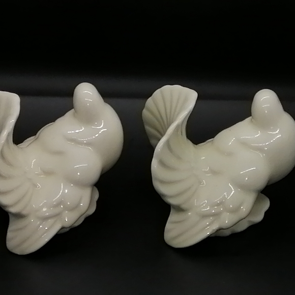 VTG. Pair of Porcelain Doves - Picture 5 of 13